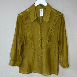 CAbi Women's Portrait Blouse 4714 Size M Chartreuse Slim Fit Button Front Pleats